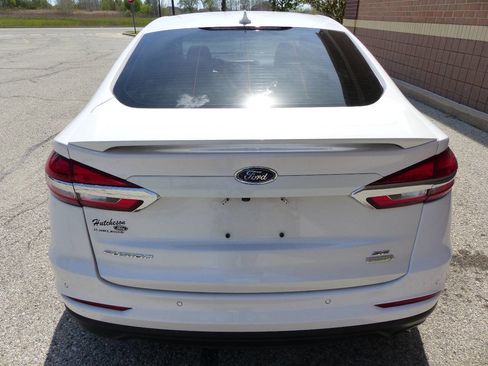 Used 2020 Ford Fusion SE w/ Equipment Group 151A FWD image 8