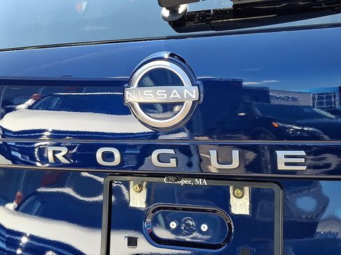 Used 2024 Nissan Rogue SV AWD/4WD image 32