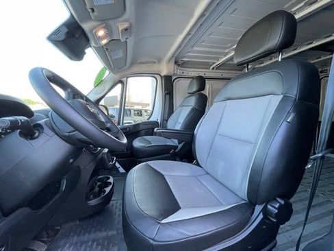 Used 2025 RAM ProMaster 2500 w/ Convenience Group FWD image 11