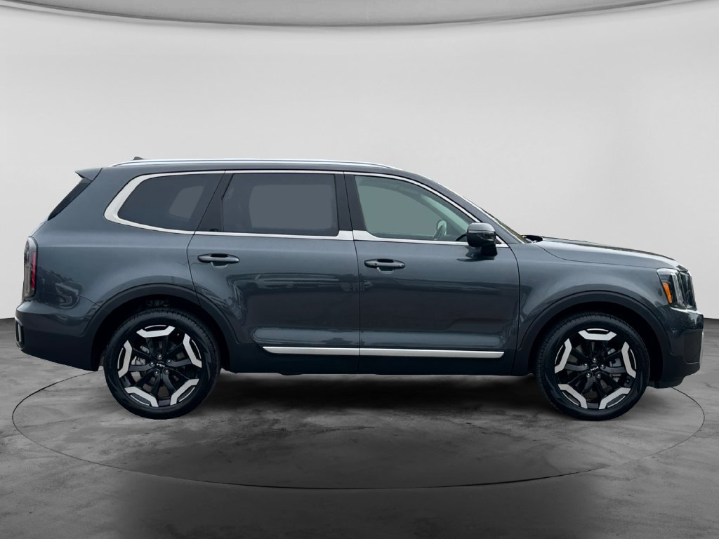 Used 2024 Kia Telluride EX w/ EX Captain's Chair Package AWD/4WD image 10