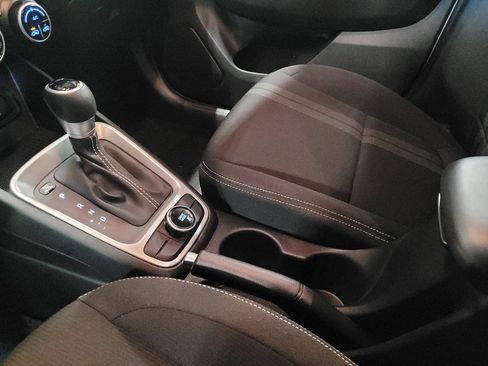 Used 2024 Hyundai Venue SEL FWD image 26
