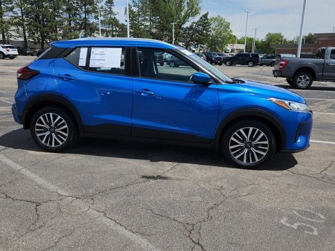 Used 2022 Nissan Kicks SV FWD image 16