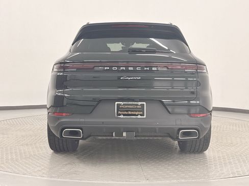 Used 2025 Porsche Cayenne image 10