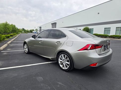 Used 2016 Lexus IS 200t RWD image 8