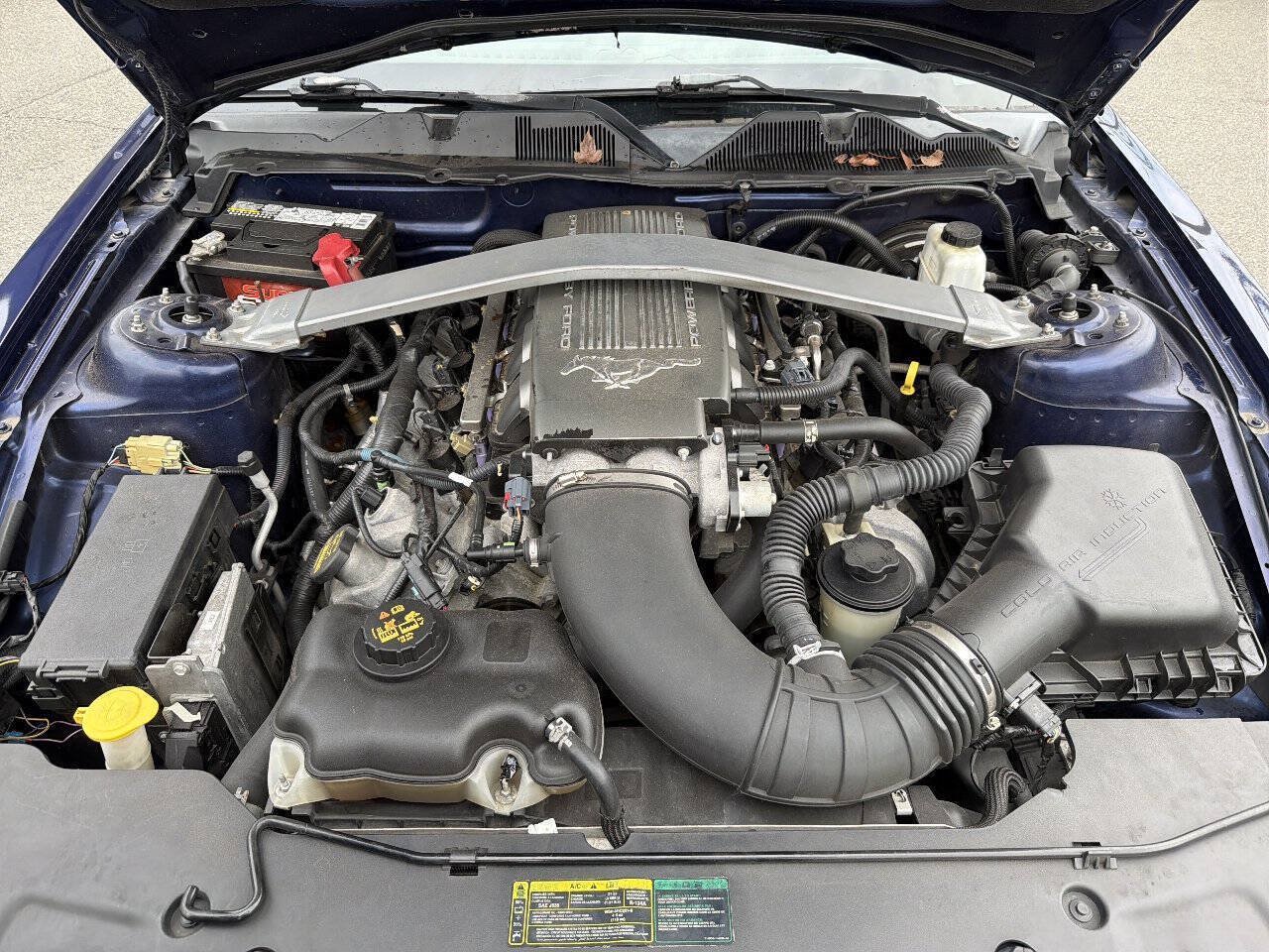 Used 2010 Ford Mustang GT Premium RWD image 12