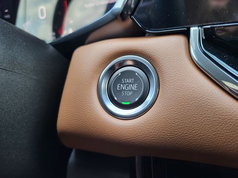 New 2025 GMC Canyon AT4 w/ Nightfall Edition image 8