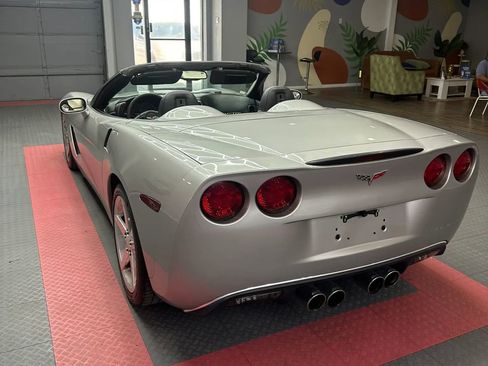 Used 2005 Chevrolet Corvette Convertible w/ Preferred Equipment Group RWD image 15