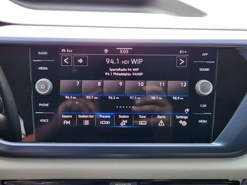Certified 2023 Volkswagen Taos SE AWD/4WD image 11