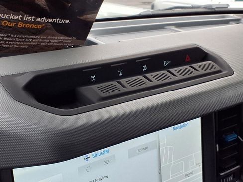 Used 2024 Ford Bronco Black Diamond w/ Sasquatch Package image 11