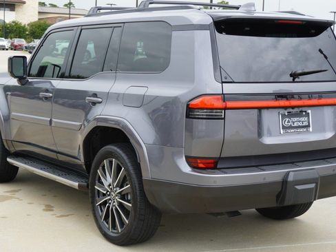 Used 2024 Lexus GX 550 AWD/4WD image 8