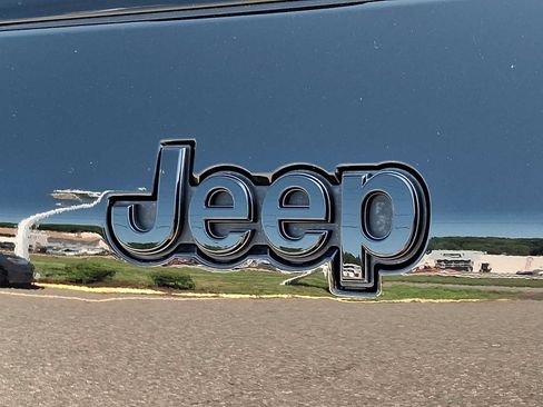 Certified 2023 Jeep Grand Cherokee L Laredo AWD/4WD image 33