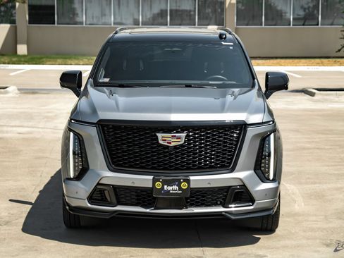 Used 2025 Cadillac Escalade V w/ LPO, Floor Liner Package AWD/4WD image 29