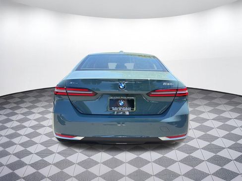 Certified 2025 BMW 530i xDrive w/ Premium Package AWD/4WD image 10