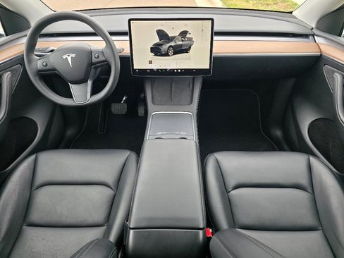 Used 2023 Tesla Model Y Long Range AWD/4WD image 23
