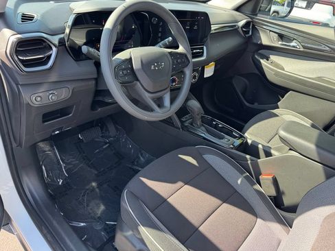 New 2026 Chevrolet TrailBlazer LT w/ Midnight Edition FWD image 13