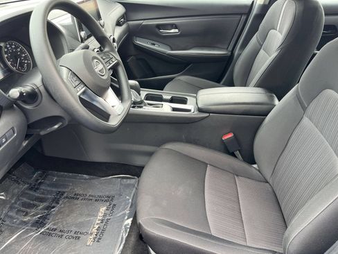 Used 2025 Nissan Sentra SV FWD image 30