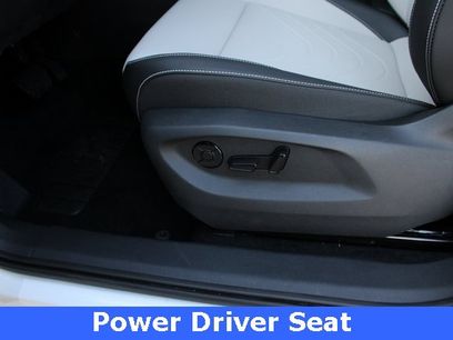 New 2025 Volkswagen Tiguan SE