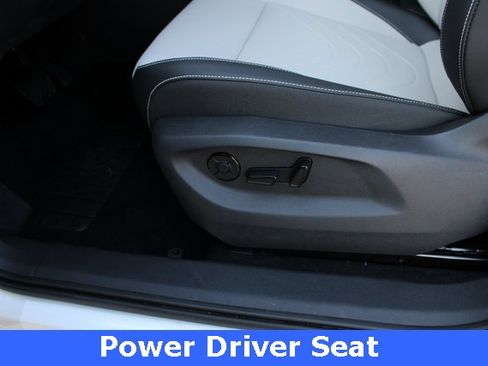 New 2025 Volkswagen Tiguan SE image 4