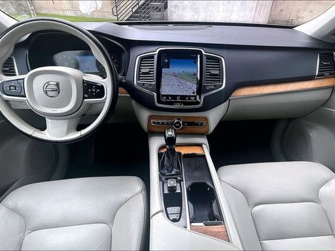 Used 2022 Volvo XC90 T6 Momentum w/ Protection Package Premier AWD/4WD image 20