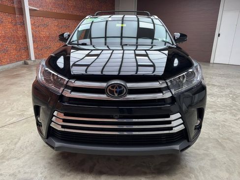 Used 2019 Toyota Highlander AWD V6 image 8