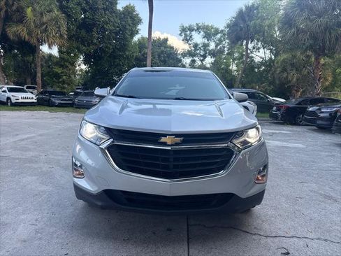 Used 2018 Chevrolet Equinox LT FWD image 3