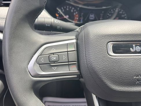 Used 2024 Jeep Compass Latitude AWD/4WD image 34