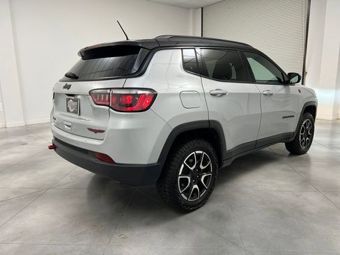 Used 2024 Jeep Compass Trailhawk image 7