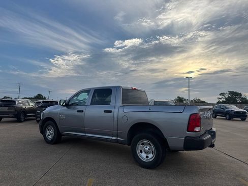Used 2020 RAM 1500 4x4 Crew Cab Classic image 14