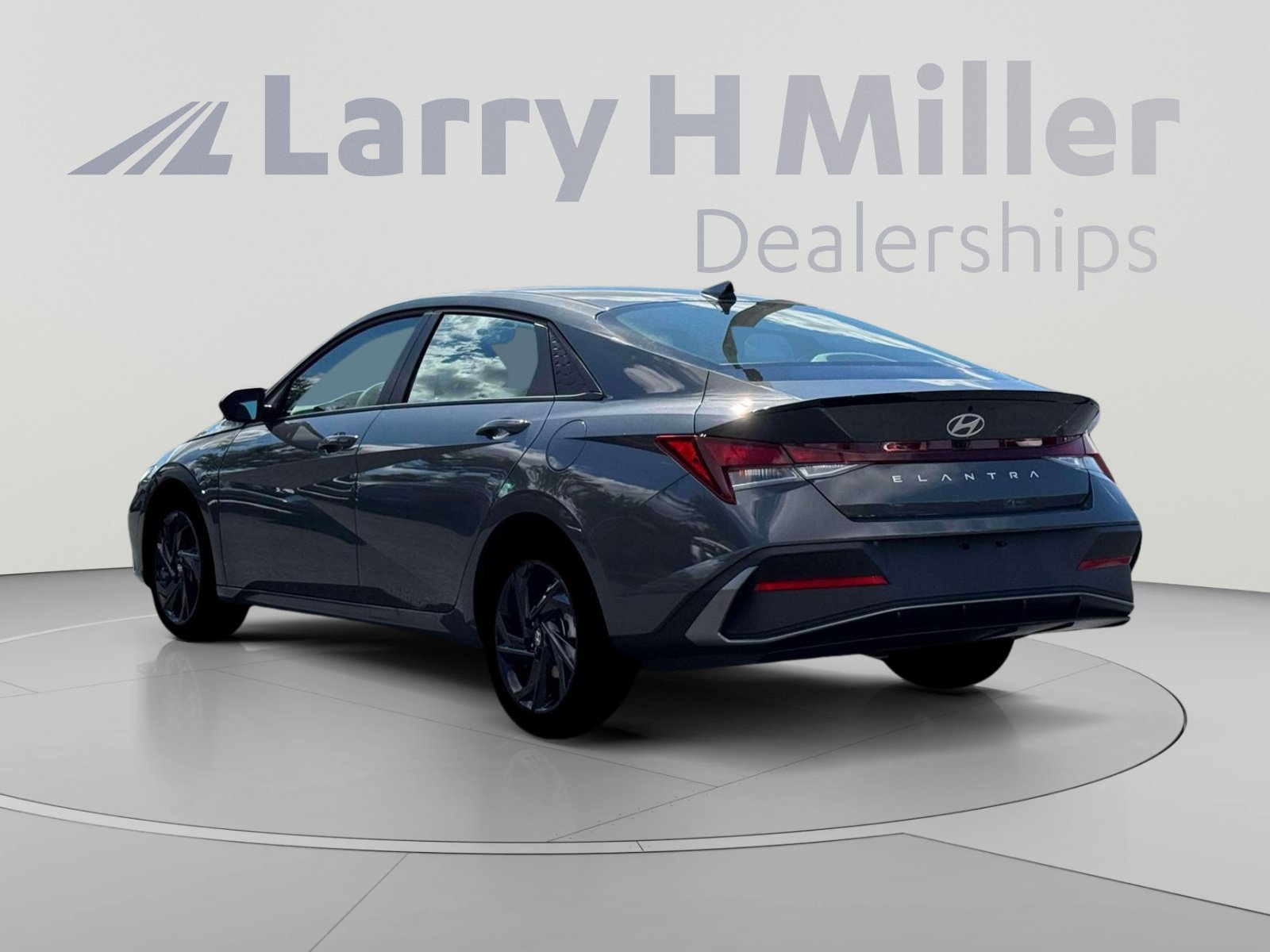 New 2026 Hyundai Elantra SEL Sport FWD image 5