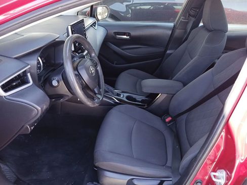 Used 2021 Toyota Corolla LE image 4