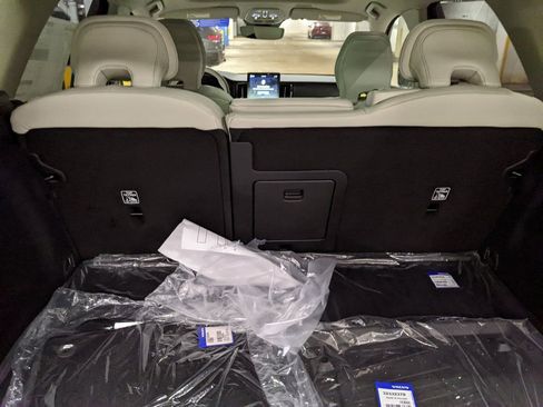 New 2026 Volvo XC60 B5 Ultra w/ Protection Package Premier AWD/4WD image 28