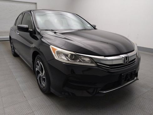 Used 2017 Honda Accord LX image 13