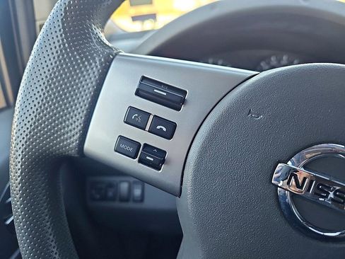 Used 2016 Nissan Frontier SV image 17