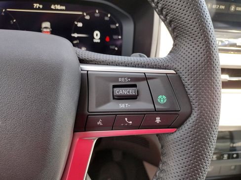 New 2025 Mitsubishi Outlander SE image 29