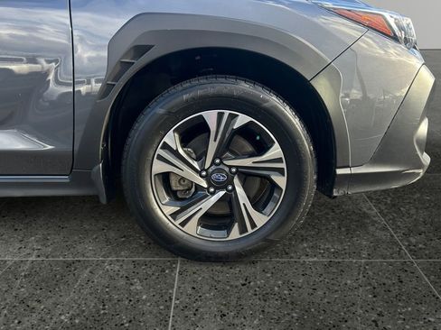 Used 2024 Subaru Crosstrek 2.0i Premium w/ Popular Package #4 image 9