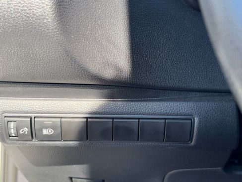 Used 2025 Toyota Corolla LE image 28