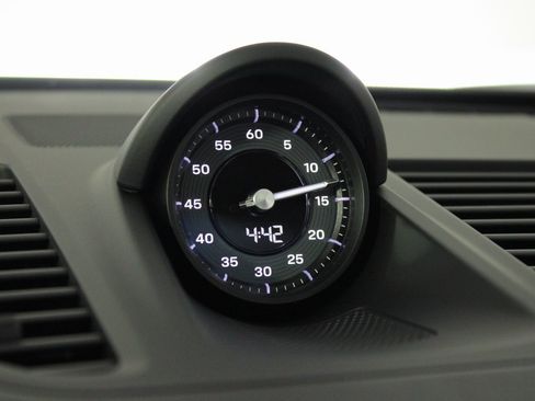 Used 2025 Porsche 911 Carrera GTS image 27