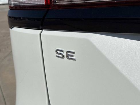 New 2026 Volkswagen Atlas Peak Edition image 5