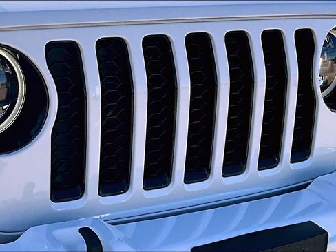 Certified 2023 Jeep Gladiator Overland image 55