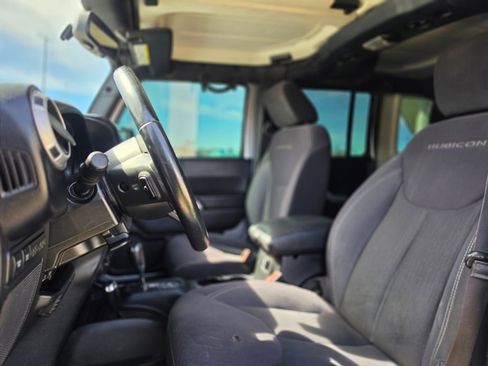 Used 2013 Jeep Wrangler Unlimited Rubicon w/ Max Tow Pkg image 10