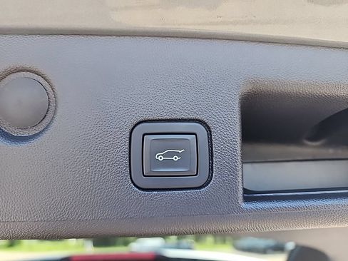 Used 2024 Chevrolet Equinox LT w/ LPO, Floor Liner Package AWD/4WD image 19