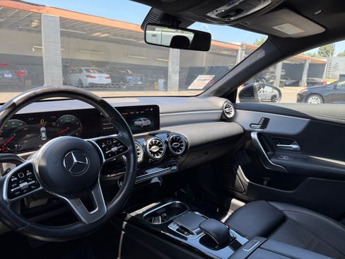 Used 2020 Mercedes-Benz CLA 250 image 17