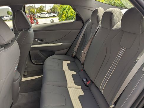 New 2025 Hyundai Elantra Sport image 17