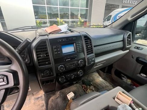 Used 2019 Ford F250 XL w/ Power Equipment Group AWD/4WD image 9