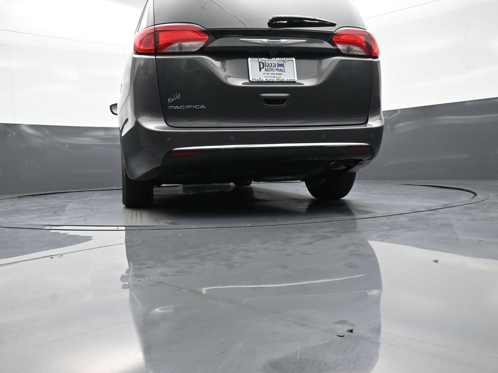 Used 2020 Chrysler Pacifica Touring-L Plus FWD image 34