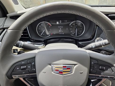 Used 2024 Cadillac XT6 Premium Luxury AWD/4WD image 20