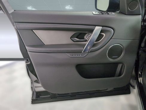 Certified 2025 Land Rover Discovery Sport Dynamic SE image 11