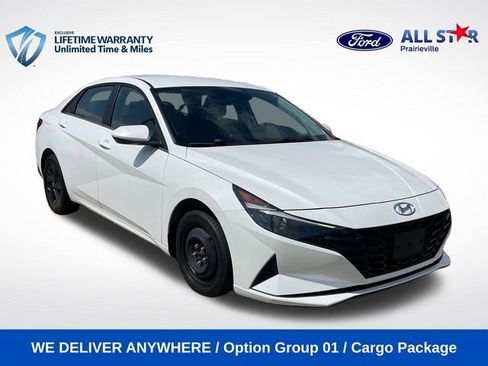 Used 2022 Hyundai Elantra SEL w/ Cargo Package FWD image 1