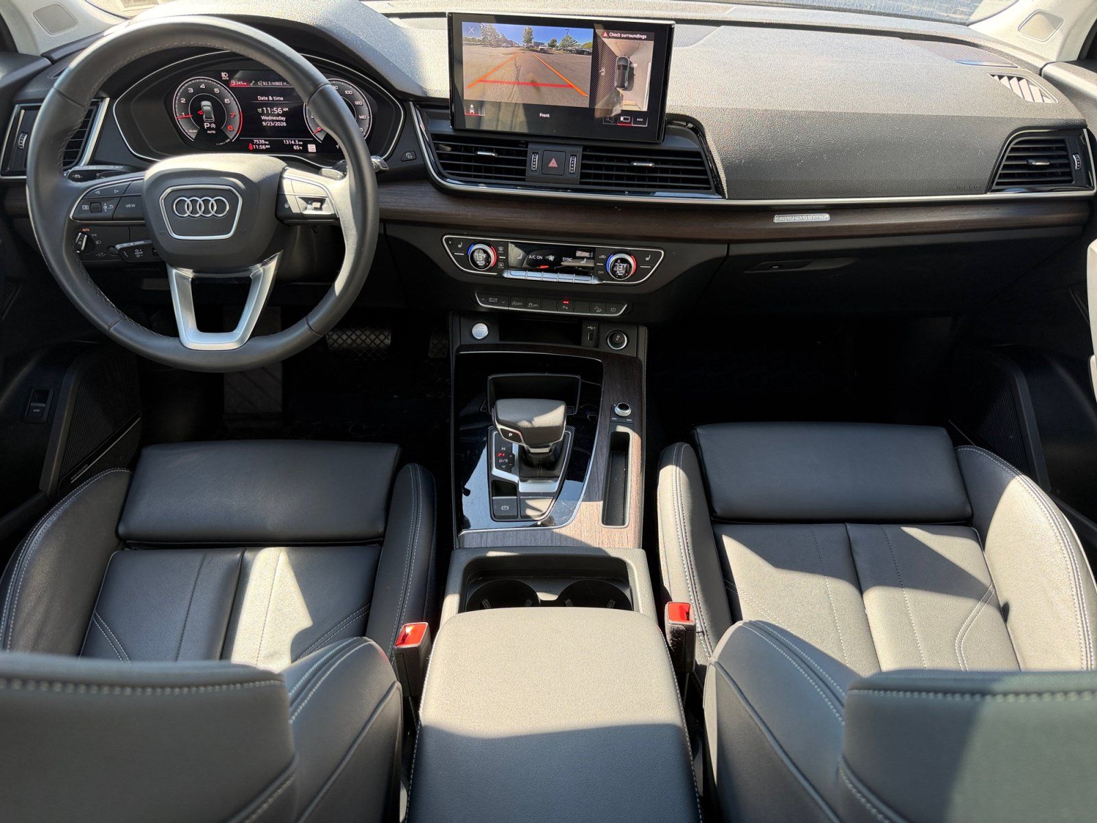 Used 2025 Audi Q5 2.0T Premium Plus w/ Premium Plus Package AWD/4WD image 12