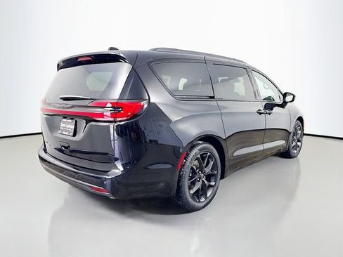 New 2026 Chrysler Pacifica Select w/ S Appearance Package FWD image 7